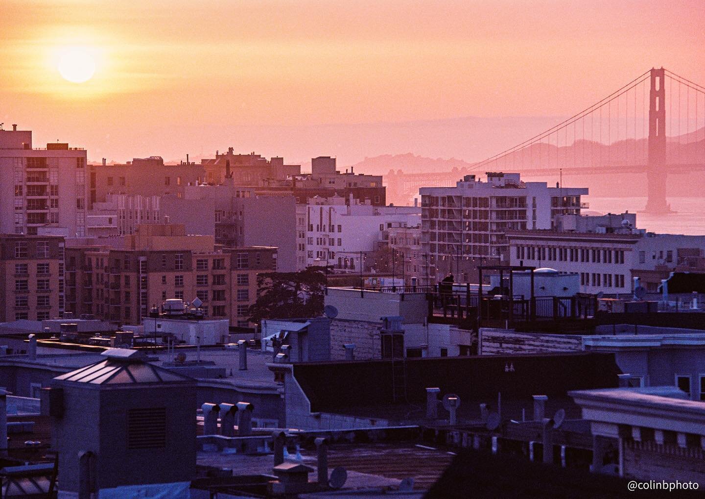 Today's #FilmFriday post comes from my last vacation, coming to you while I'm on another vacation... Here's the sun setting over the Golden Gate Bridge on #Ektar100 #35mmFilm last month with @amyboylephoto.
4/23/23

Nob Hill, San Francisco
Developed 