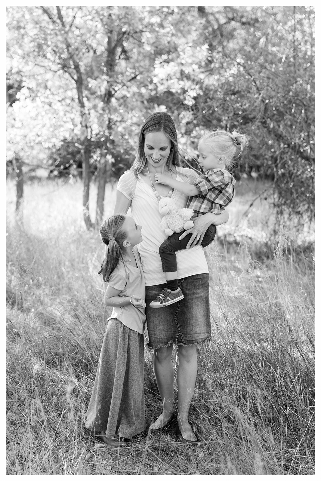 MamaAndChildren.jpg