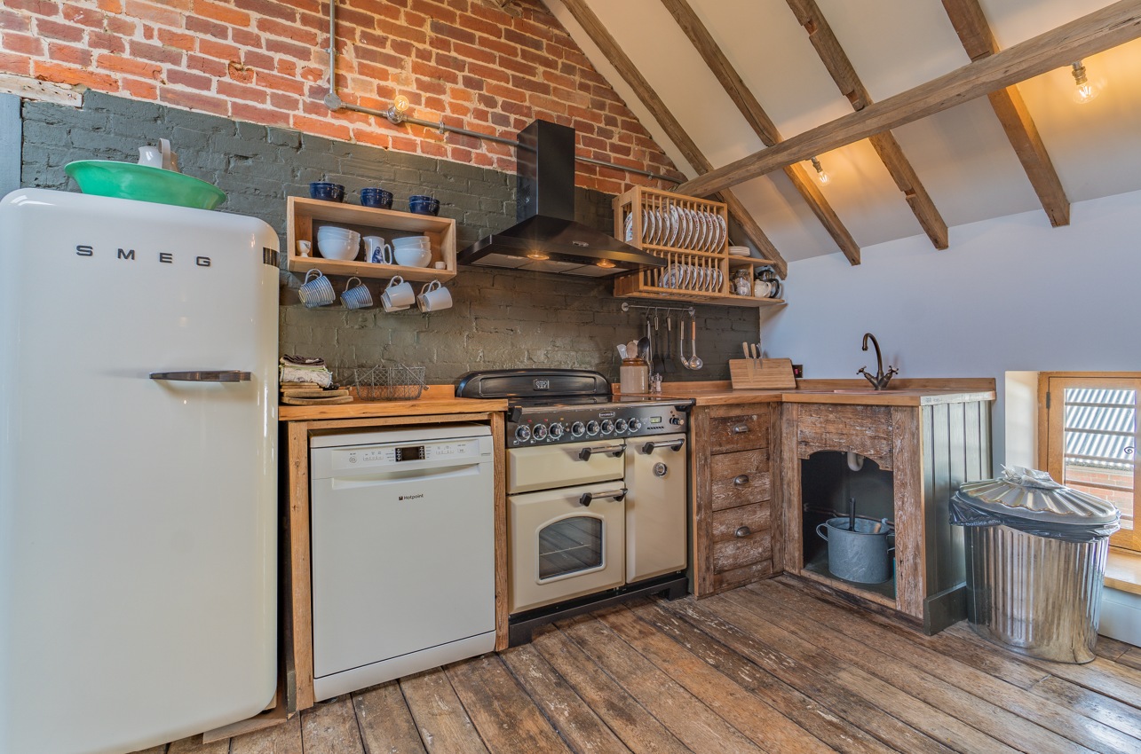 kitchen 2 low res.png