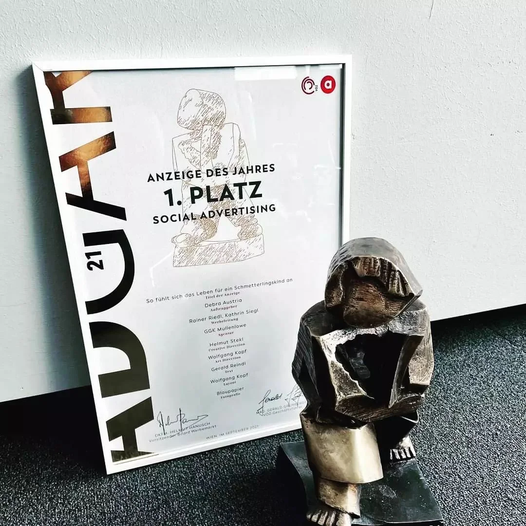 Happy!!! Also happy to support @debra_austria and the Schmetterlingskinder 🦋❤ #award #agencylife #mullenlowegroup #ggk #loweggk