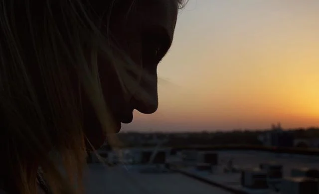 Missing the last time I did a golden hour shoot with the incredible @kaileenmcc 
#directorofphotography #goldenhour #missourisunsets #sonya7s #rokinoncinelens #35mm #cinematography