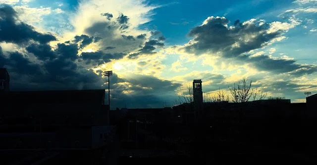View from the office window on our location shoot yesterday for my latest project: Millennials Ruin Everything

#millennialsthemusical2018 #directorofphotography #cinematography #cinescope #locationshoot #sunset #clouds #missouristateuniversity #coll