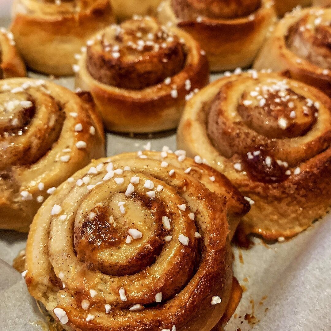 🇸🇪 #stayhome and visit Sweden through these kanelbullar from @my.london.kitchen: &ldquo;One of the greatest things about life in Sweden is the tradition of &lsquo;fika&rsquo;. It essentially means having coffee, a pastry and a chat, and at 3pm pret