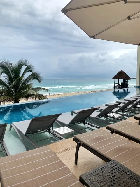 Sun Palace infinity pool
