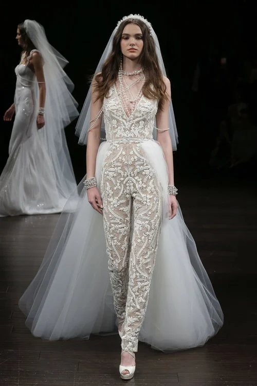 16-naeem-khan-spring-18-bridal.jpg
