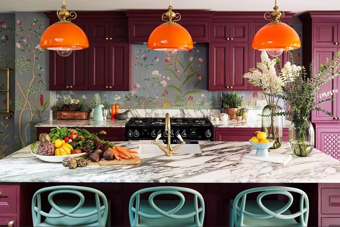 Hannah Cecil Gurney’s kitchen in a custom De Gournay.