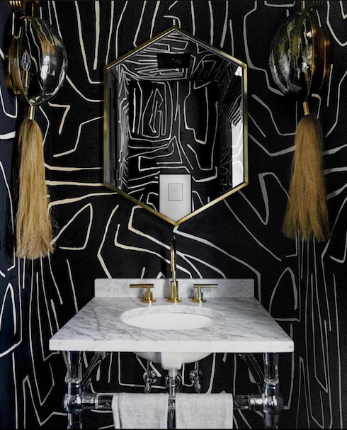 A Graffito bathroom courtesy of @baileyaustindesign.