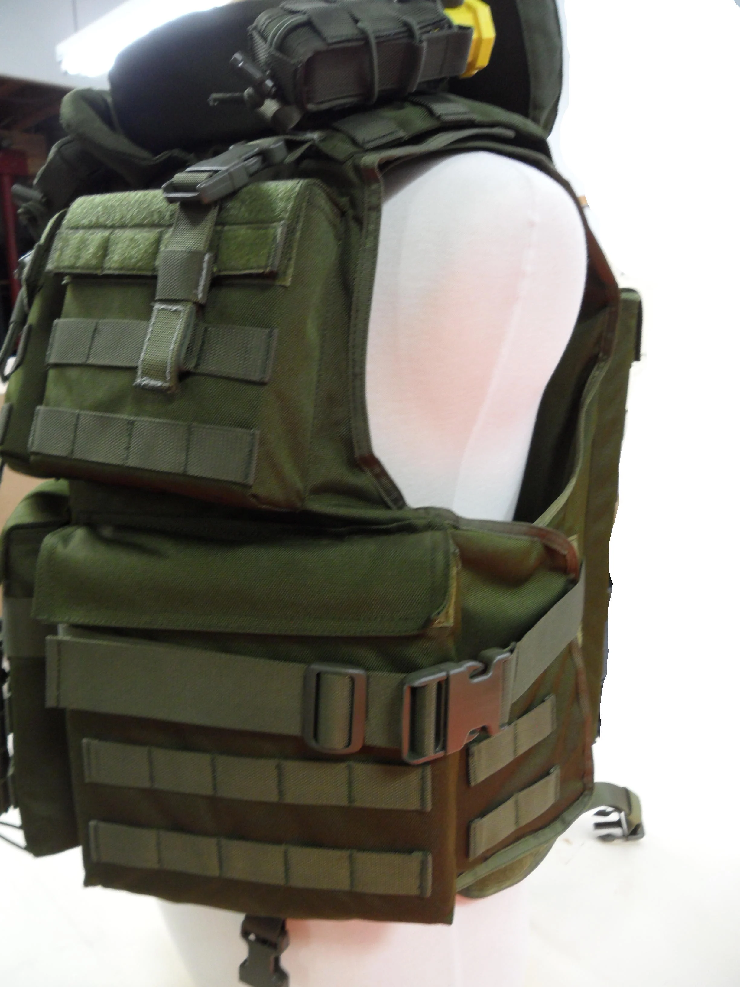 MOLLE TACTICAL FLOATATION VEST SIDE.JPG