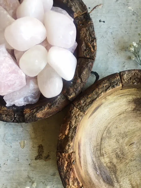 woode tray rose quartz.jpg