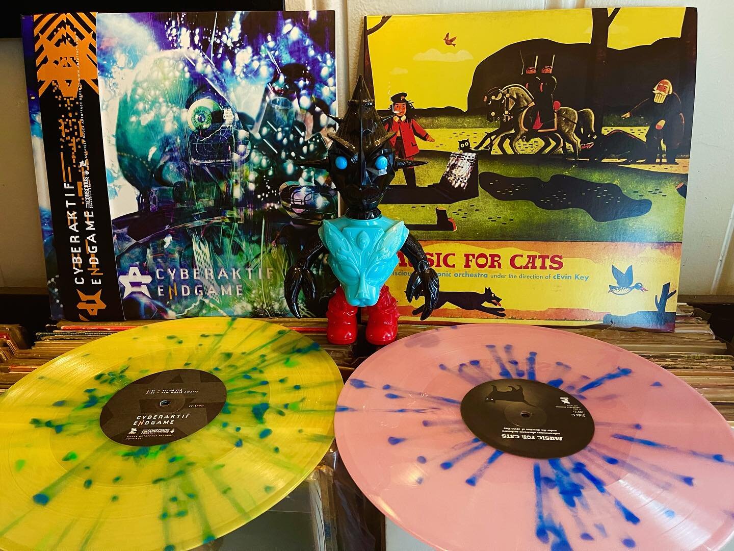 Double whammy today with new CYBERAKTIF eNdgame and MUSiC FOR CATS reissue both on Splatter vinyl  #cyberaktif  Artofact Records.  Limited edition