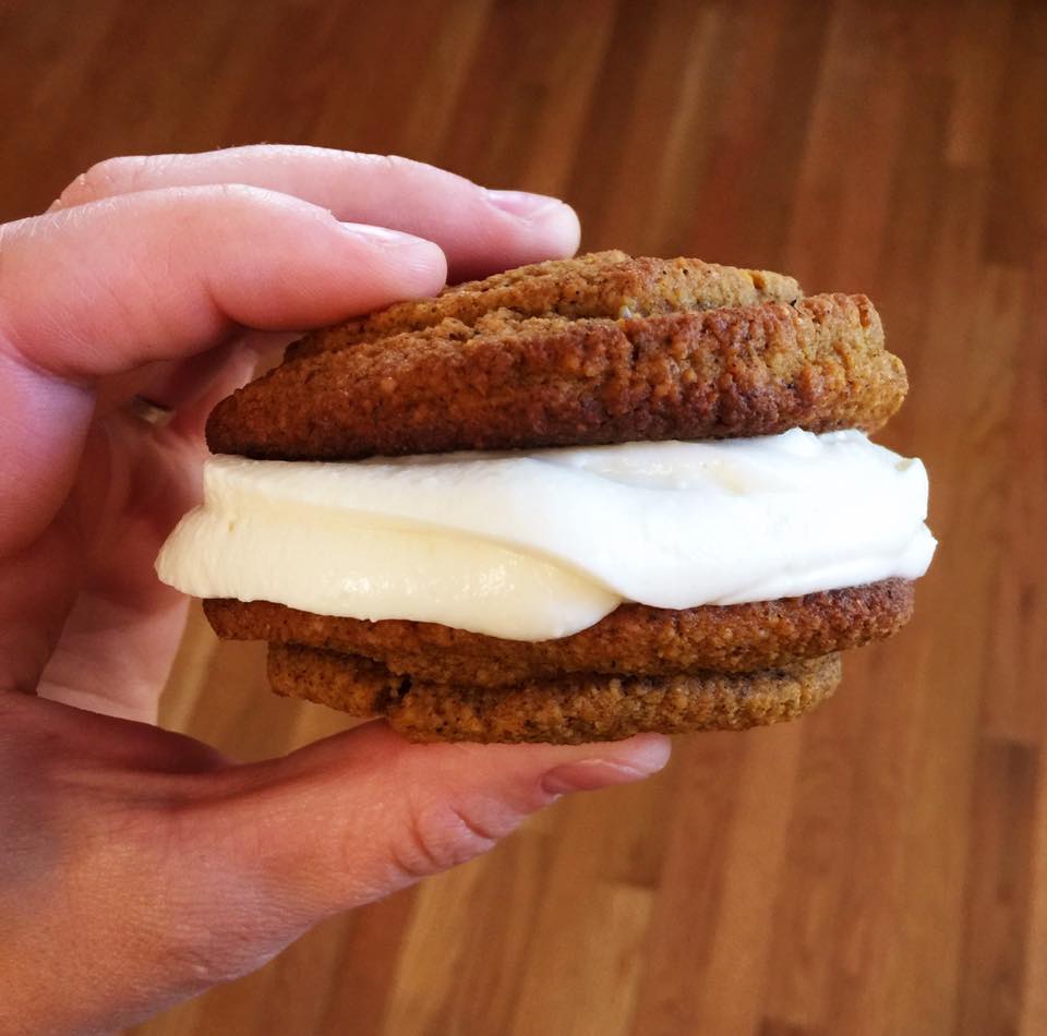 Hell Yeah I want a Keto Pumpkin Whoopie Pie!