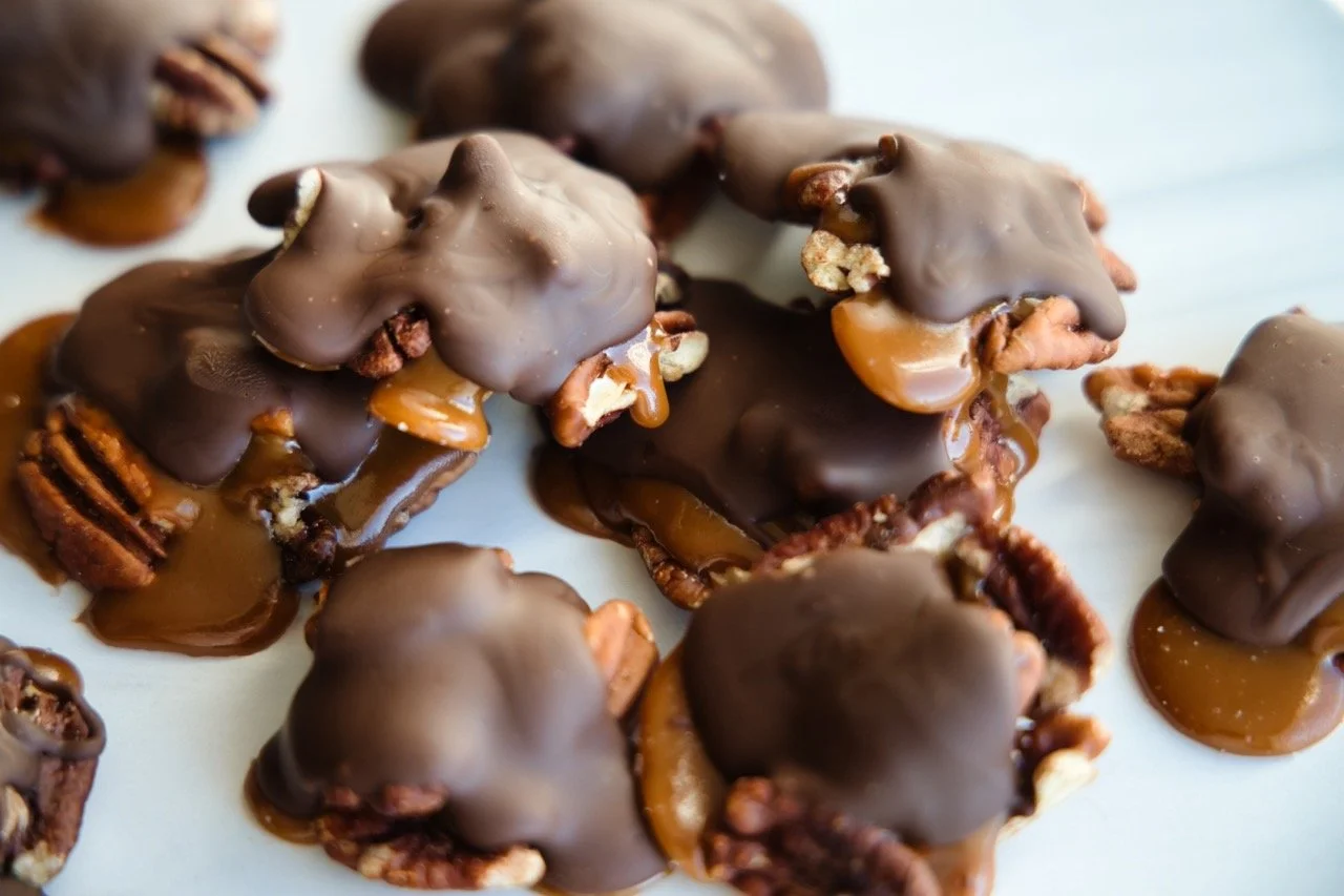 Keto Chocolate Turtles