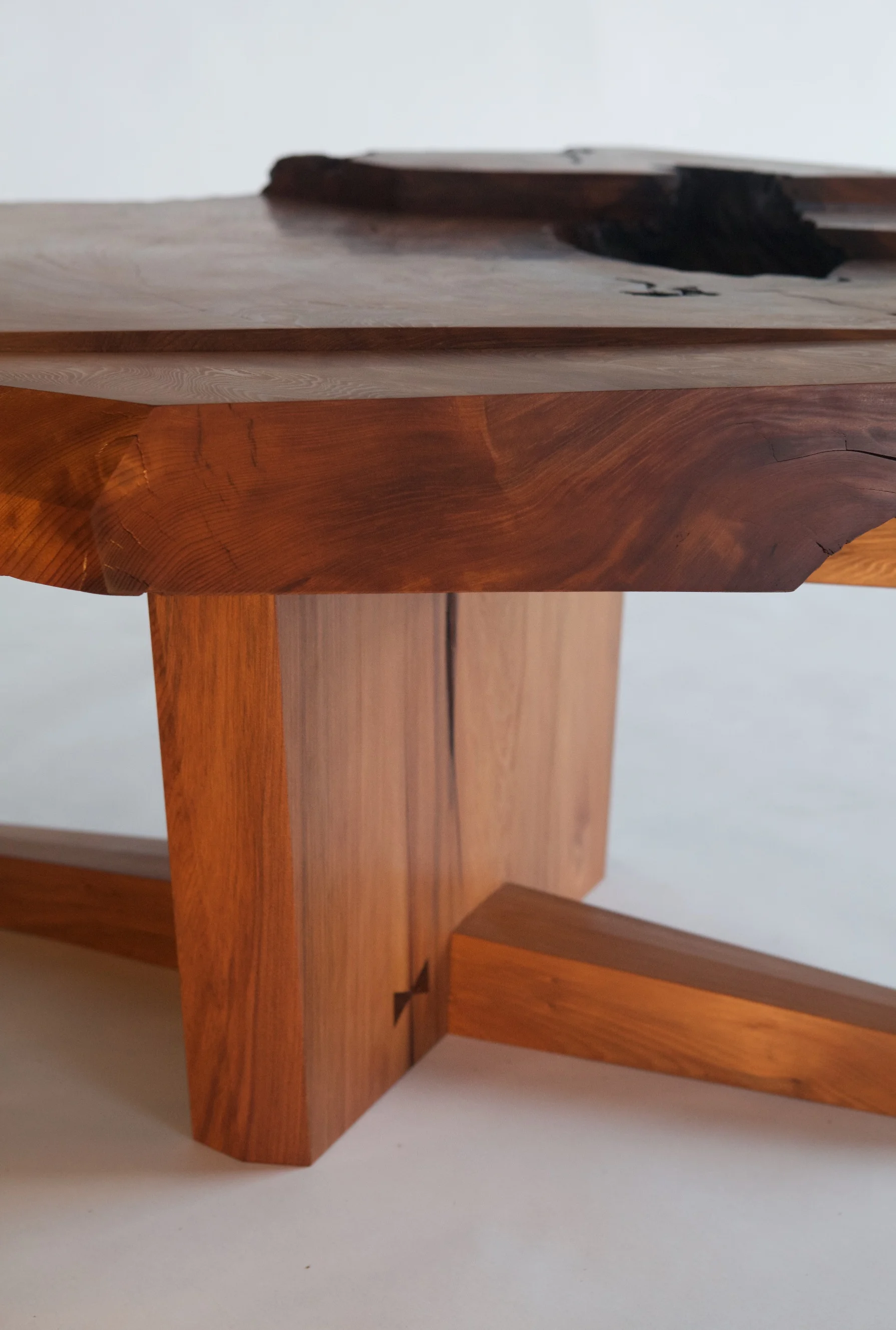 Burl coffee table 300.jpg