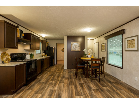 Slideshow #23 188500_kitchen_and_dining_room_480_6.jpg