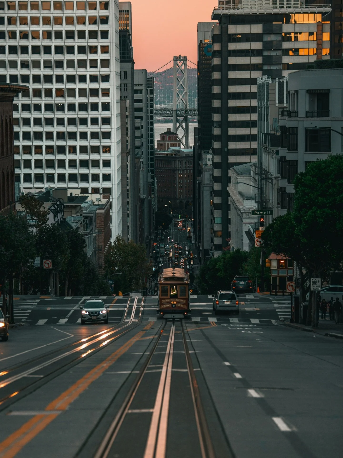 Built in San Francisco.
.
.
.
.
#sincefuture #builtinsanfrancisco #sanfrancisco #streetwearbrand #timelessstyle