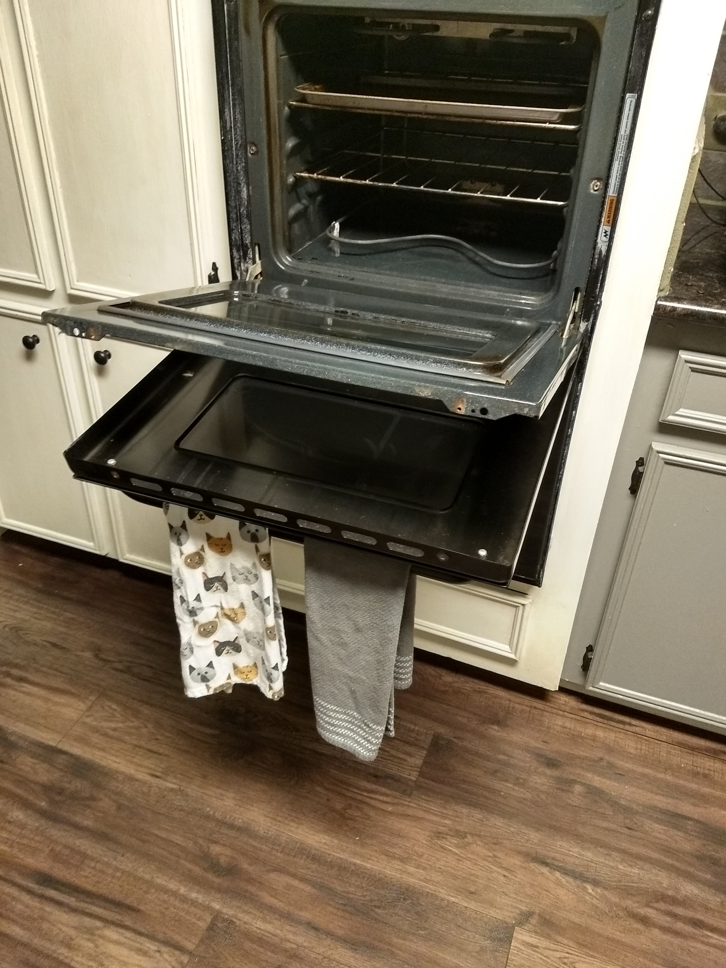 How to Clean Oven Doors Between the Glass Panes — Mack Packing