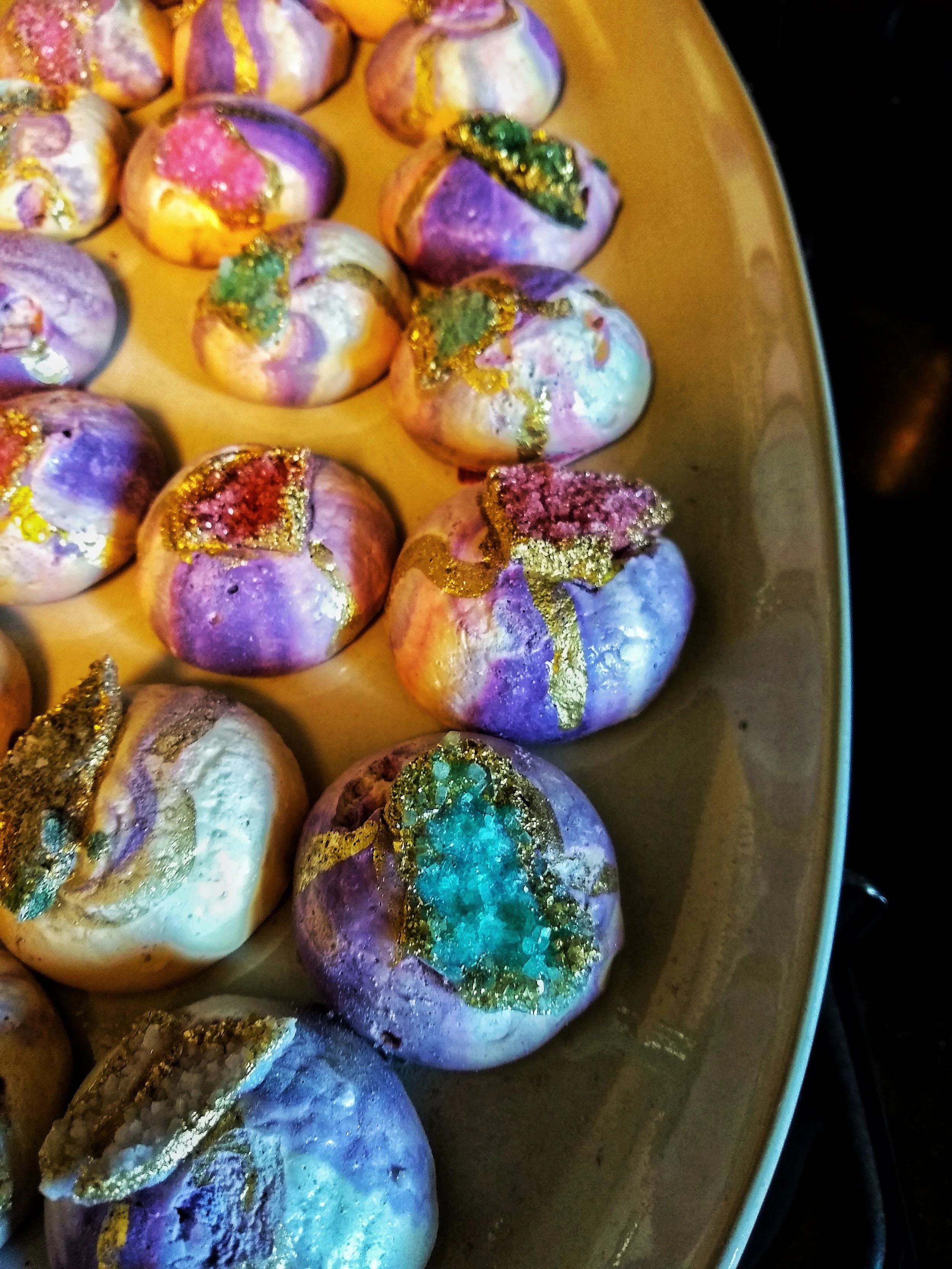 Delicious geode meringues made with edible gold and rock candies.