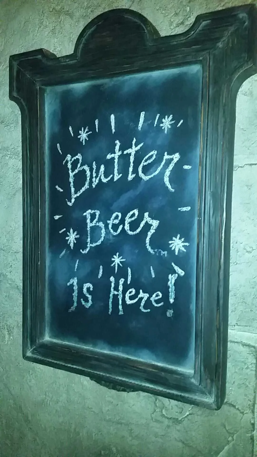 I couldn’t find a photo I took of the Butterbeer Potted Cream, but here’s a sign from inside the Leaky Cauldron.