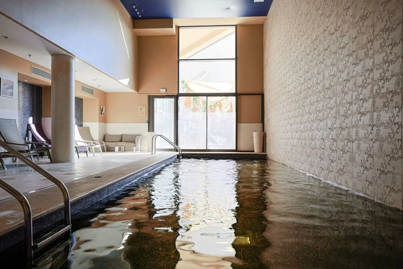 br-mrsbr-indoor-pool-spa-23894_Classic-Hor.jpeg