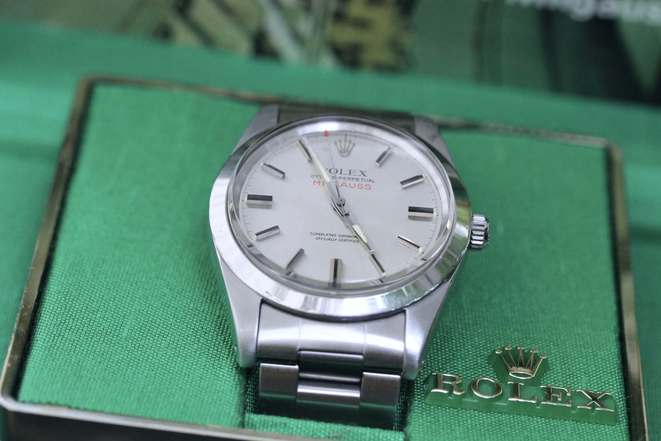 Milgauss_7.jpeg
