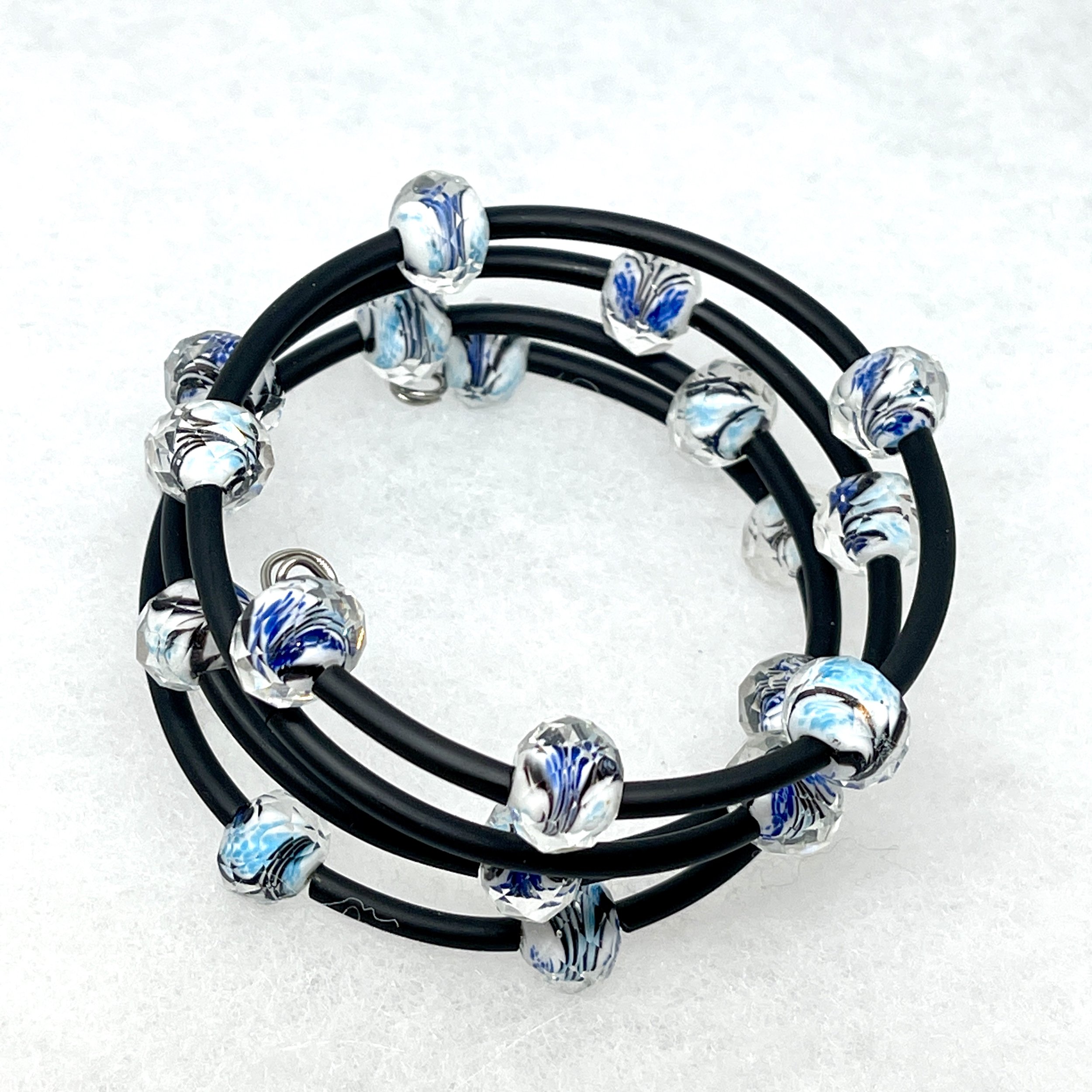 Blue:Black Faceted Beads Memory Wire Bracelet.jpeg