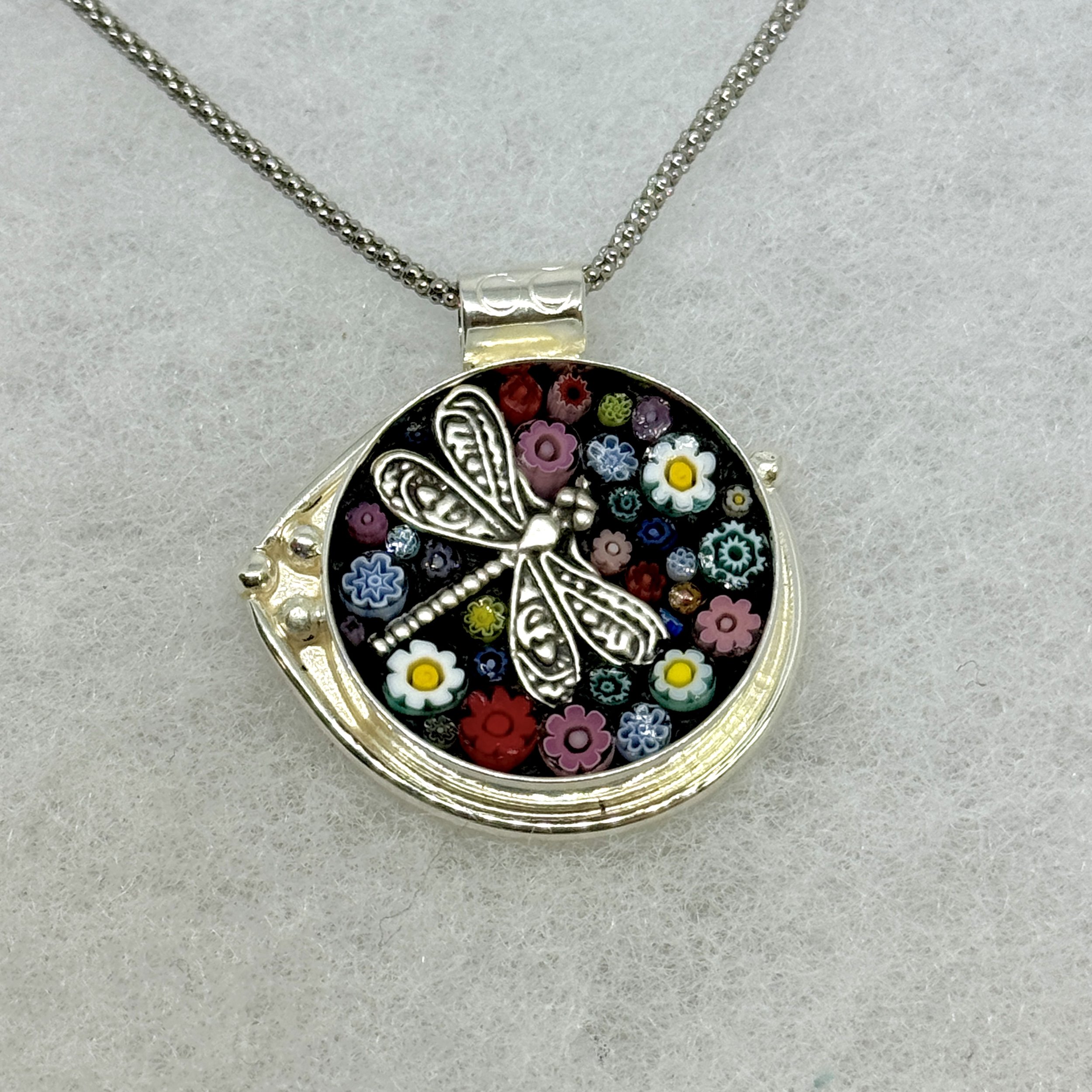 Dragonfly:Flower Circle Necklace .jpeg