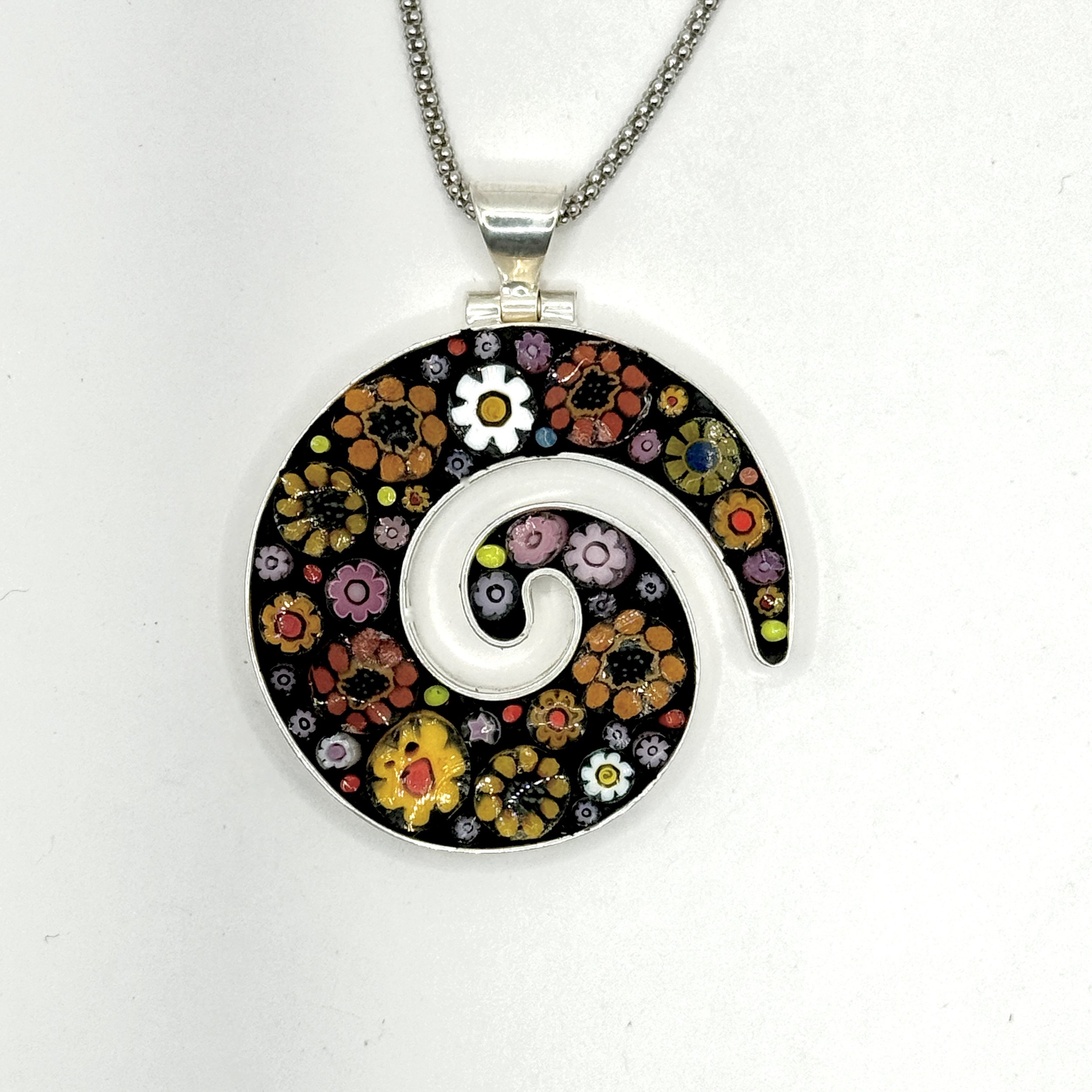 Small Koru Daisy Necklace.jpeg