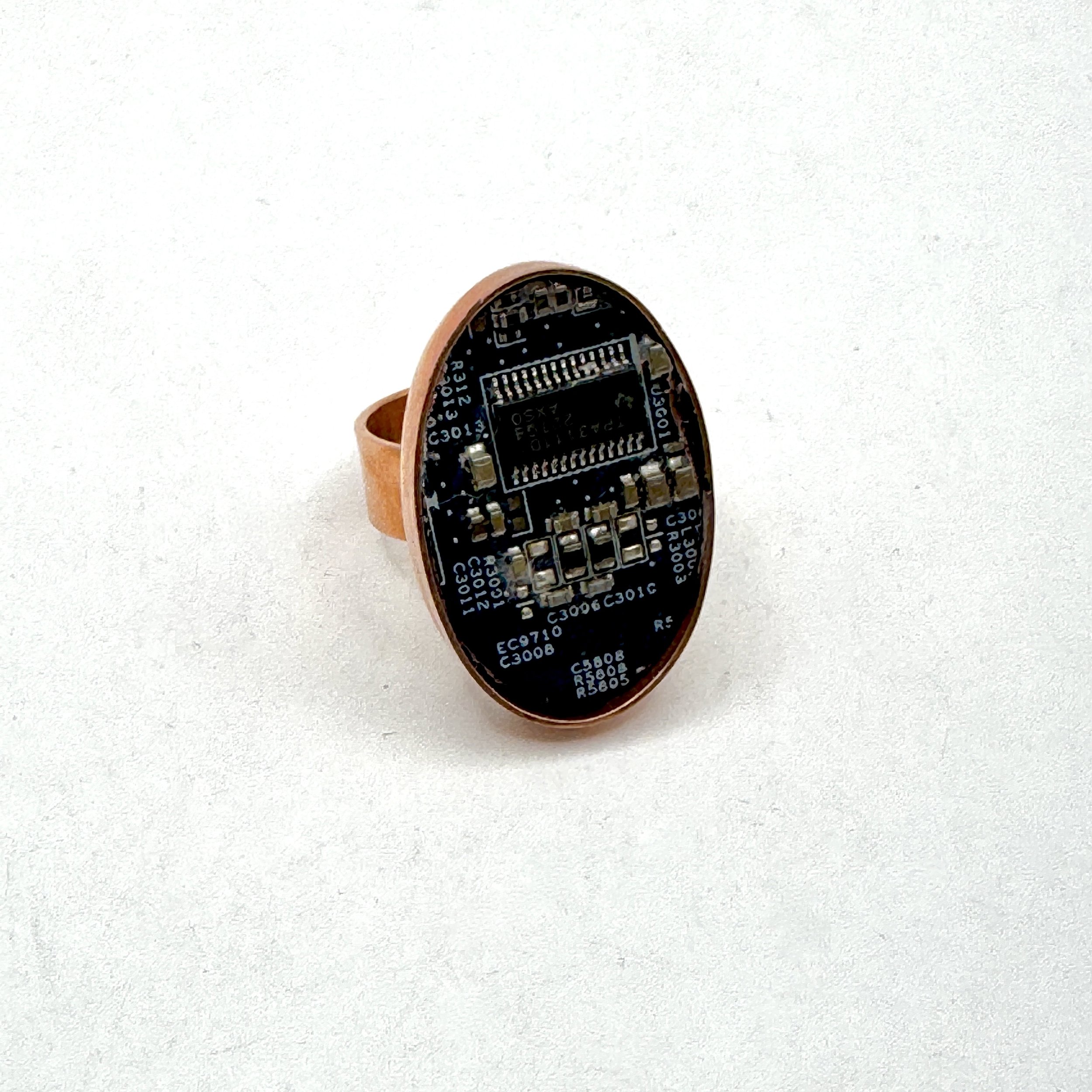 Black Copper Oval Motherboard Ring.jpeg