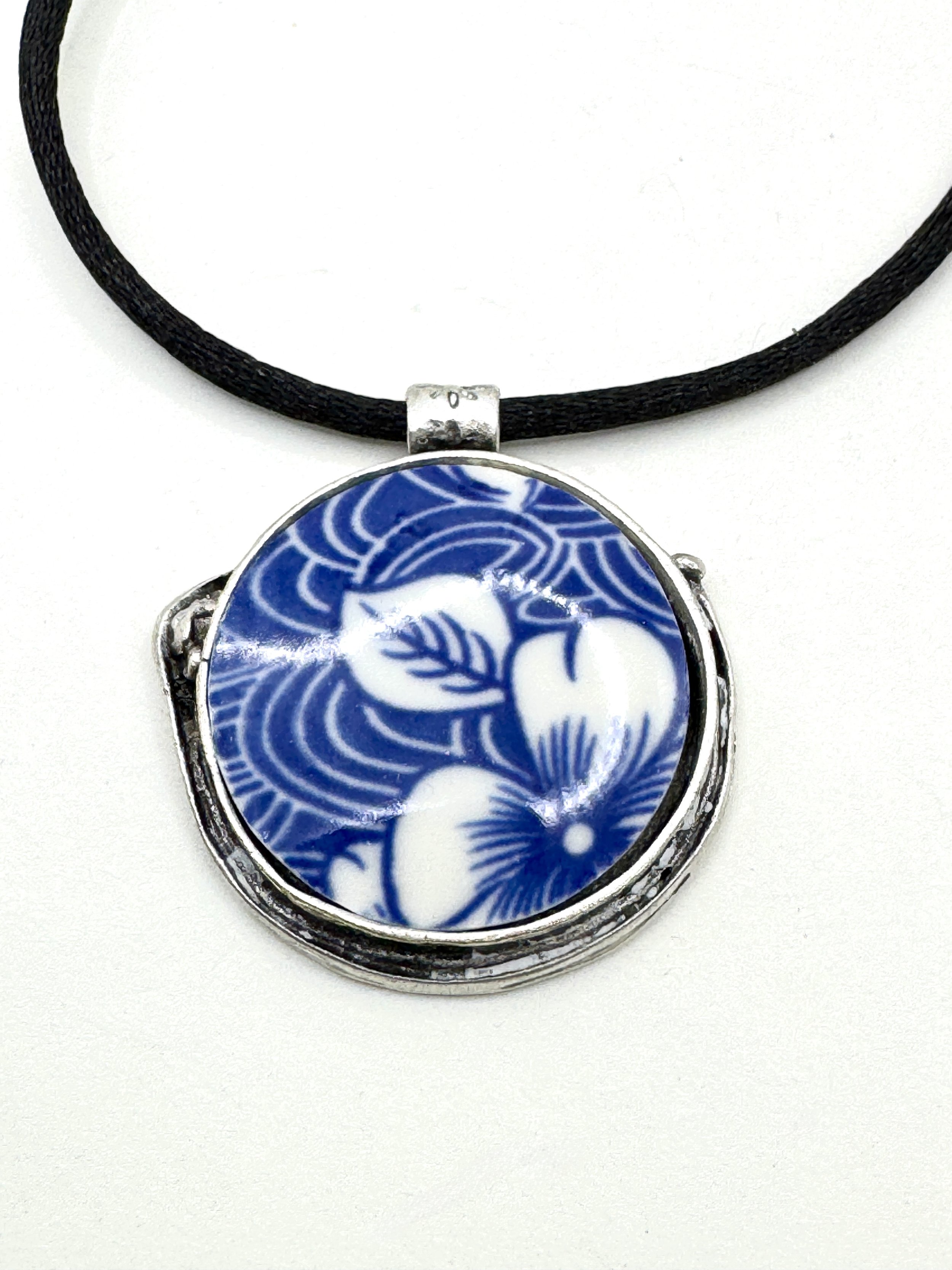 Blue:White Picassiette Circle Necklace.JPG