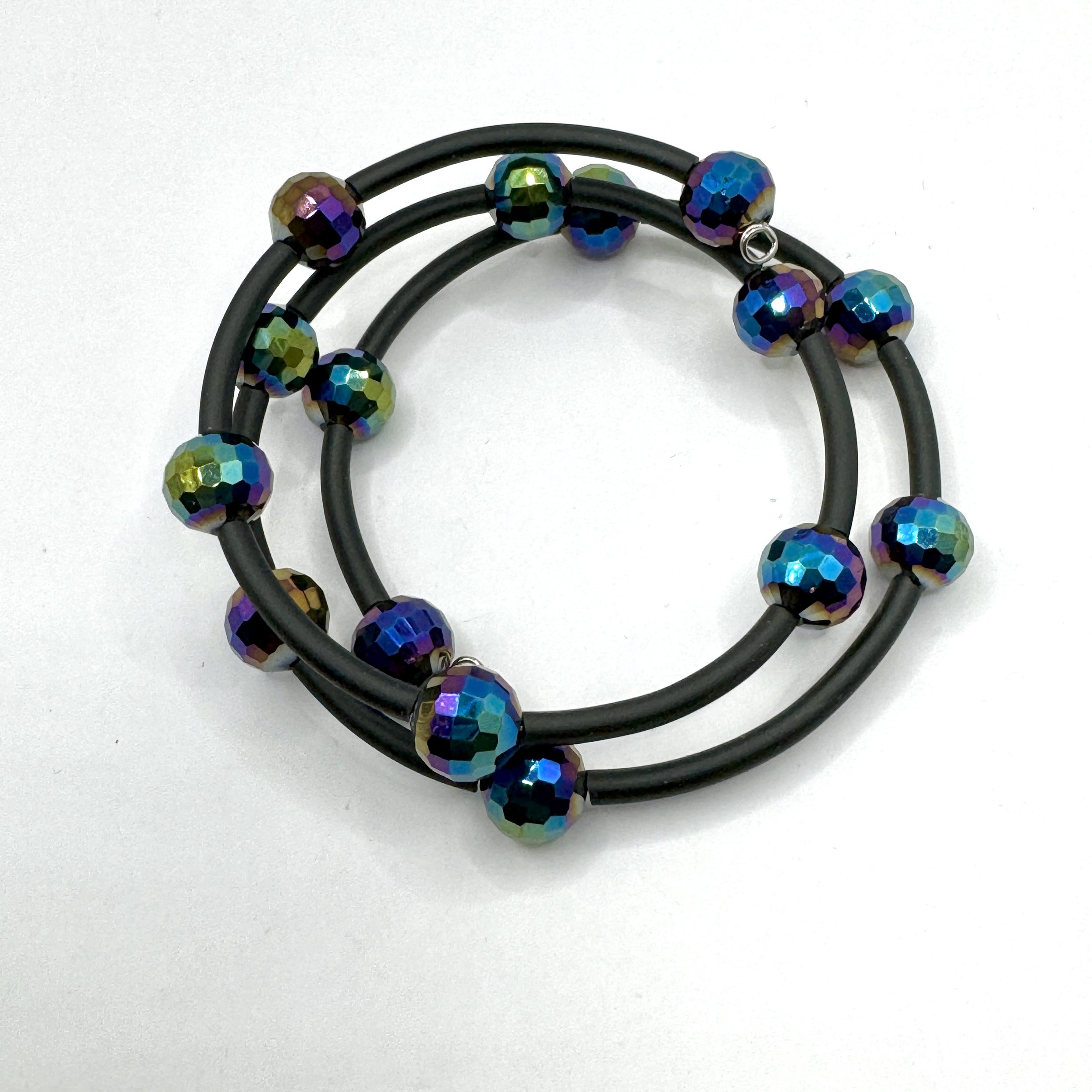 Faceted Irridized Round Bead Memory Wire Bracelet.jpeg