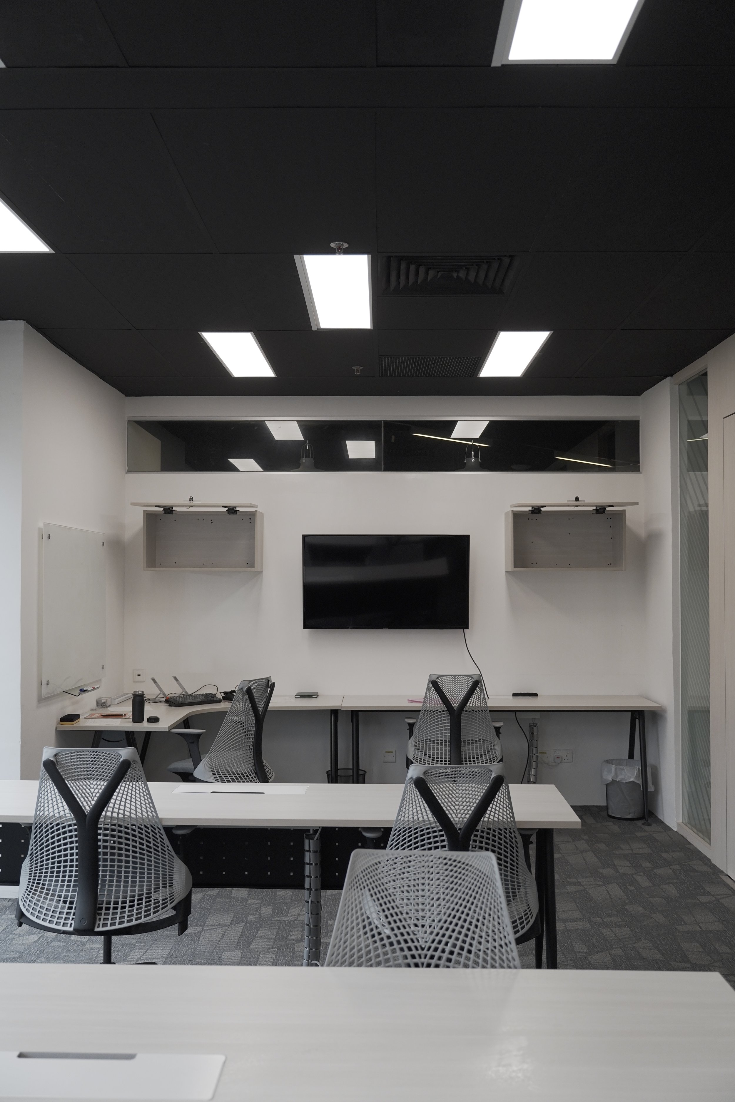 How Much Office Space Does a 5, 10 or 20-Person Team Need in Singapore