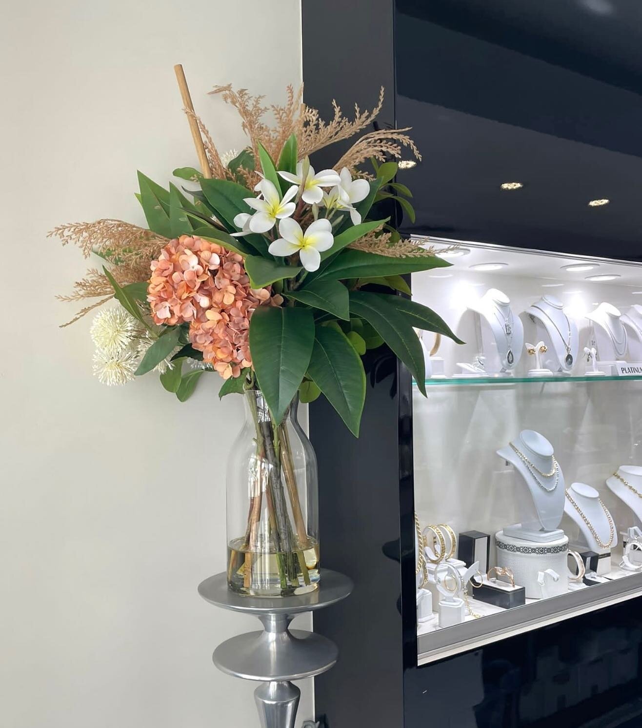 Flowers by Silk Flower Rentals 💐 
Call us and book in your free trial today 📞 1300 723 351⁠