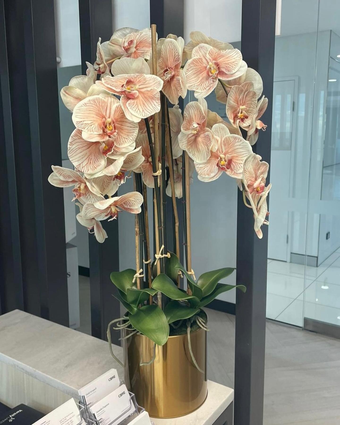 All our arrangements are beautifully handcrafted and assembled in Australia to the highest standards 🧡🌷🧡