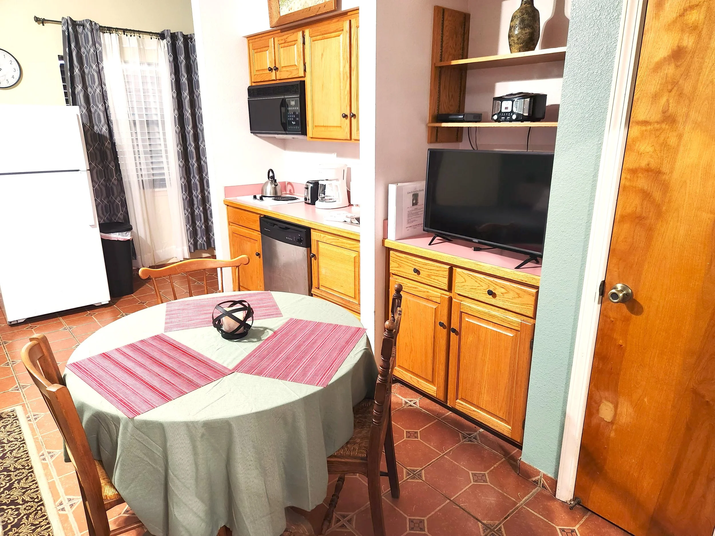 Sombre studio kitchen .jpg