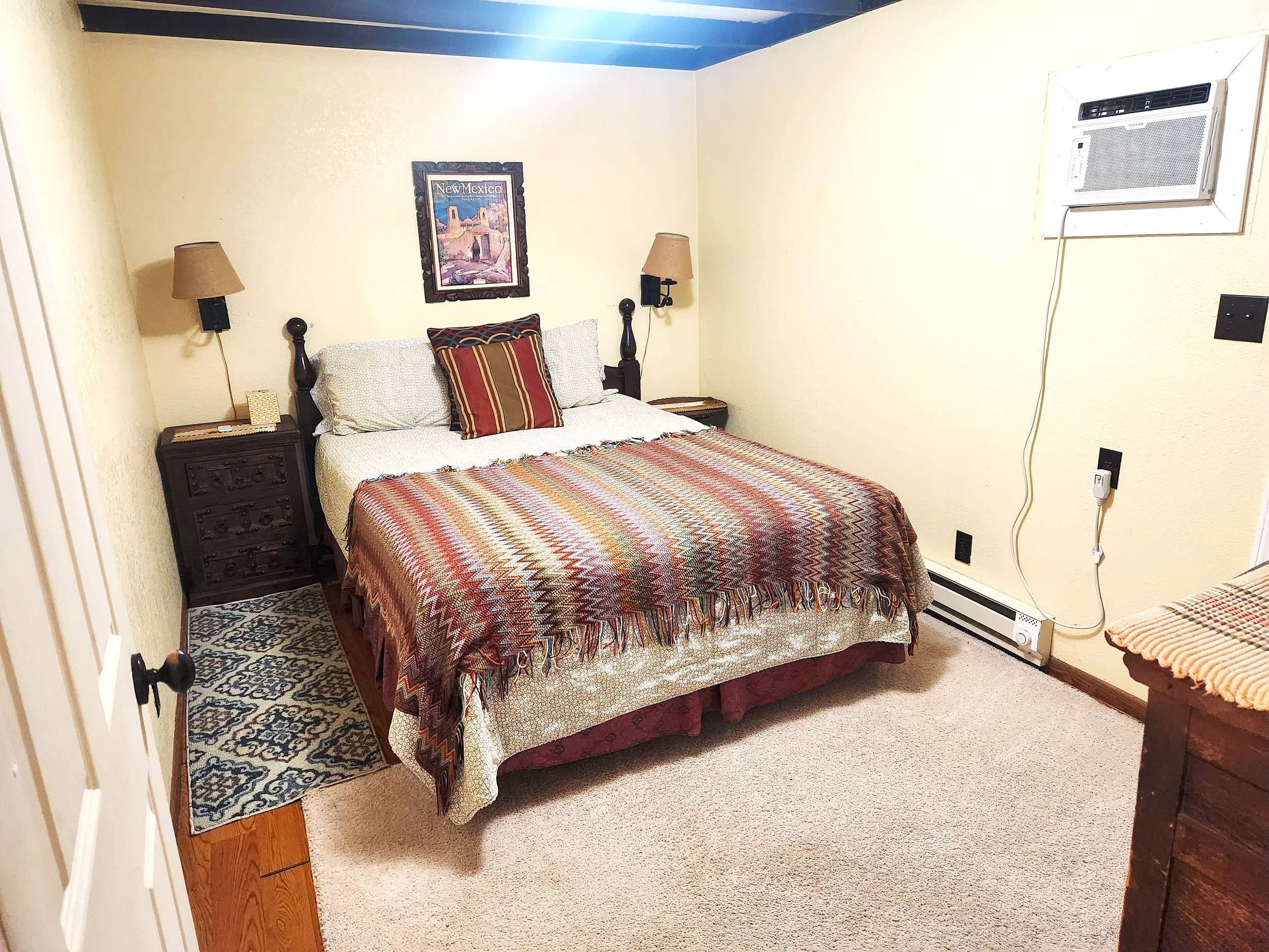 bedroom .jpg