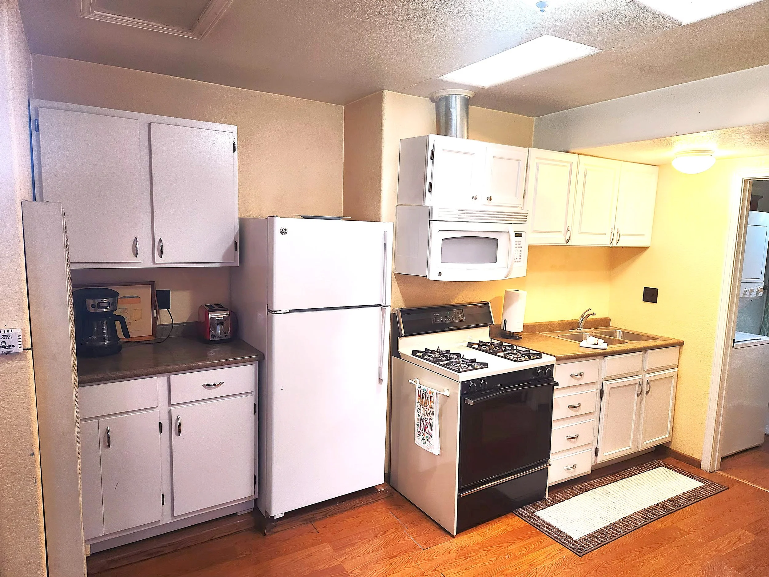 kitchen .jpg