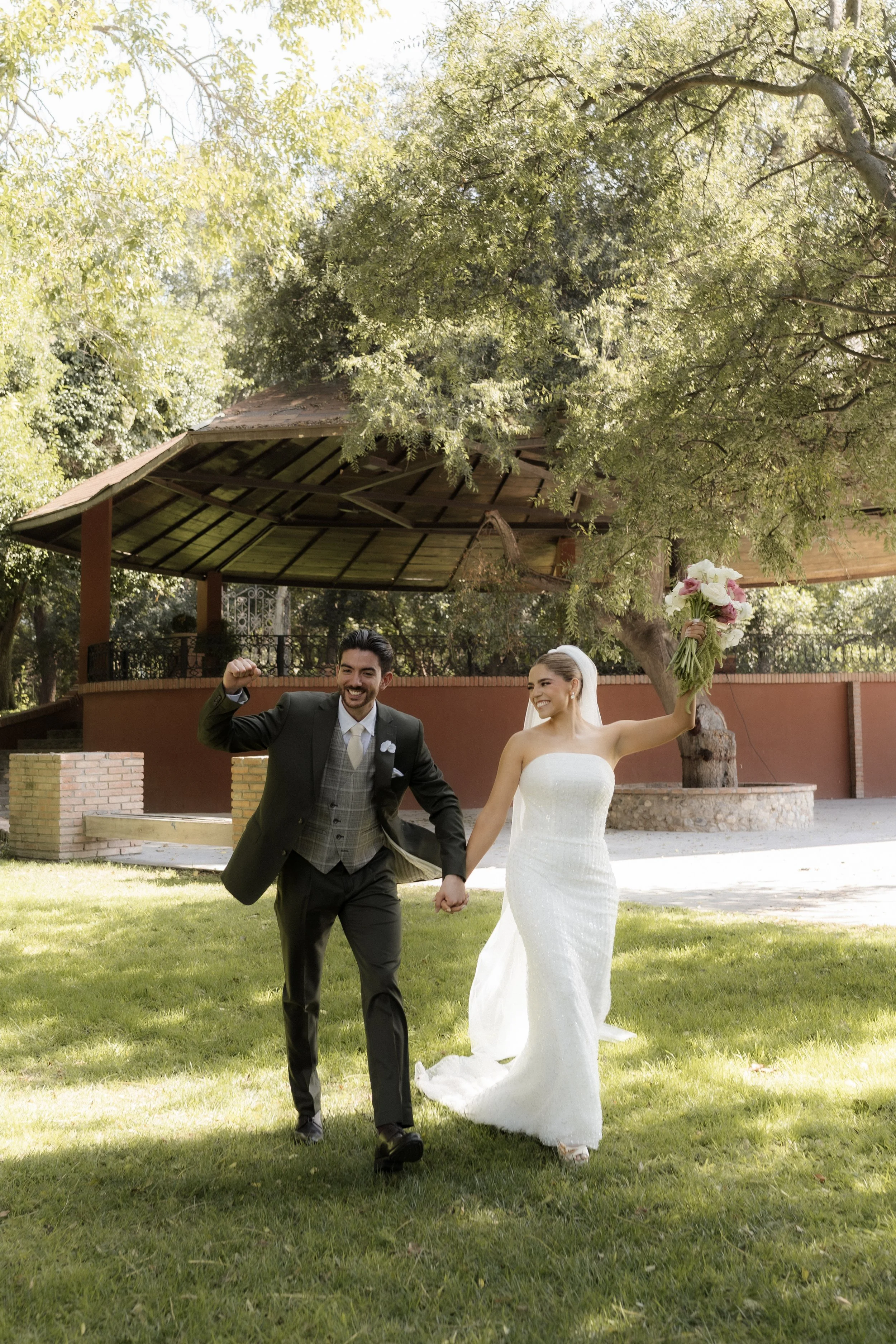 251011 - Mely y Carlos - Boda 0553.jpg