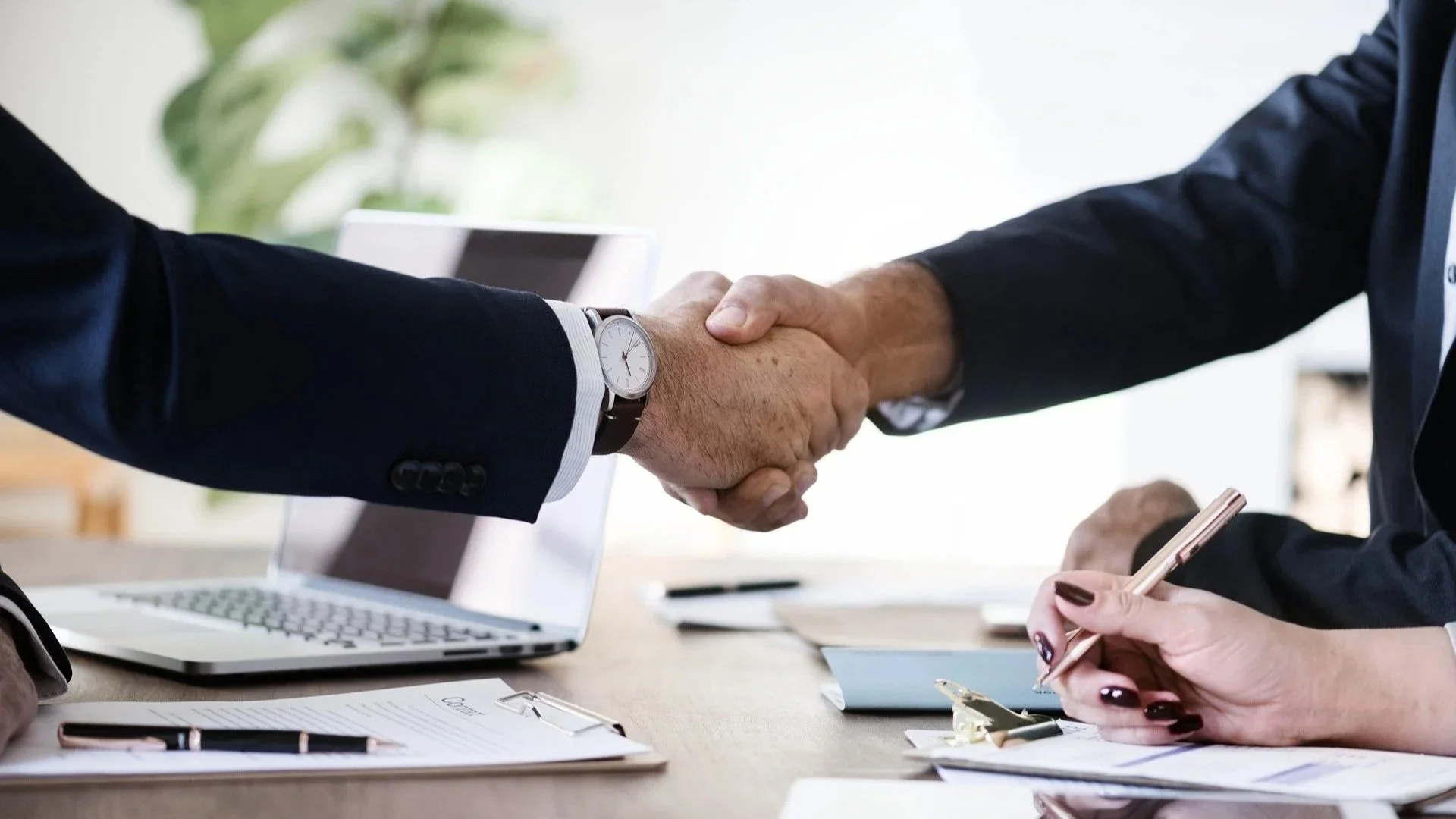 hand shake 2.jpg