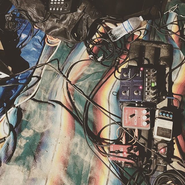 🤦🏽&zwj;♂️ That one time I played a beach dance party for 100 Israeli teens and not only did they love to dance, but sand liked to fly everywhere 🤦🏽&zwj;♂️ And so my gear got a cleaning like it never had before.  Lesson learned 🤓