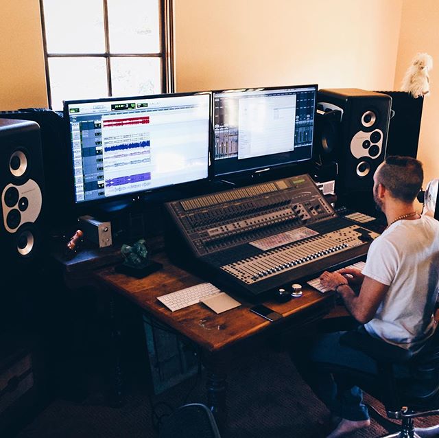 Working on things!! Grateful to the universe for bringing me the people and places to do what I love and do it as best I can 🤗