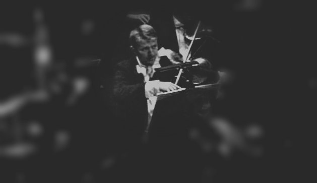 violin player.jpg