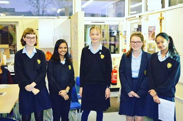 Congratulations to our five Y10 students who completed their HPQ (Higher Project Qualification) with a presentation yesterday evening. The HPQ allows them to choose a topic that interests them and complete research on a title they generate. It helps 
