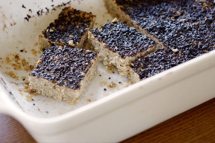 Banana choc muesli bars (nut-free, gluten-free, mostly sugar-free)