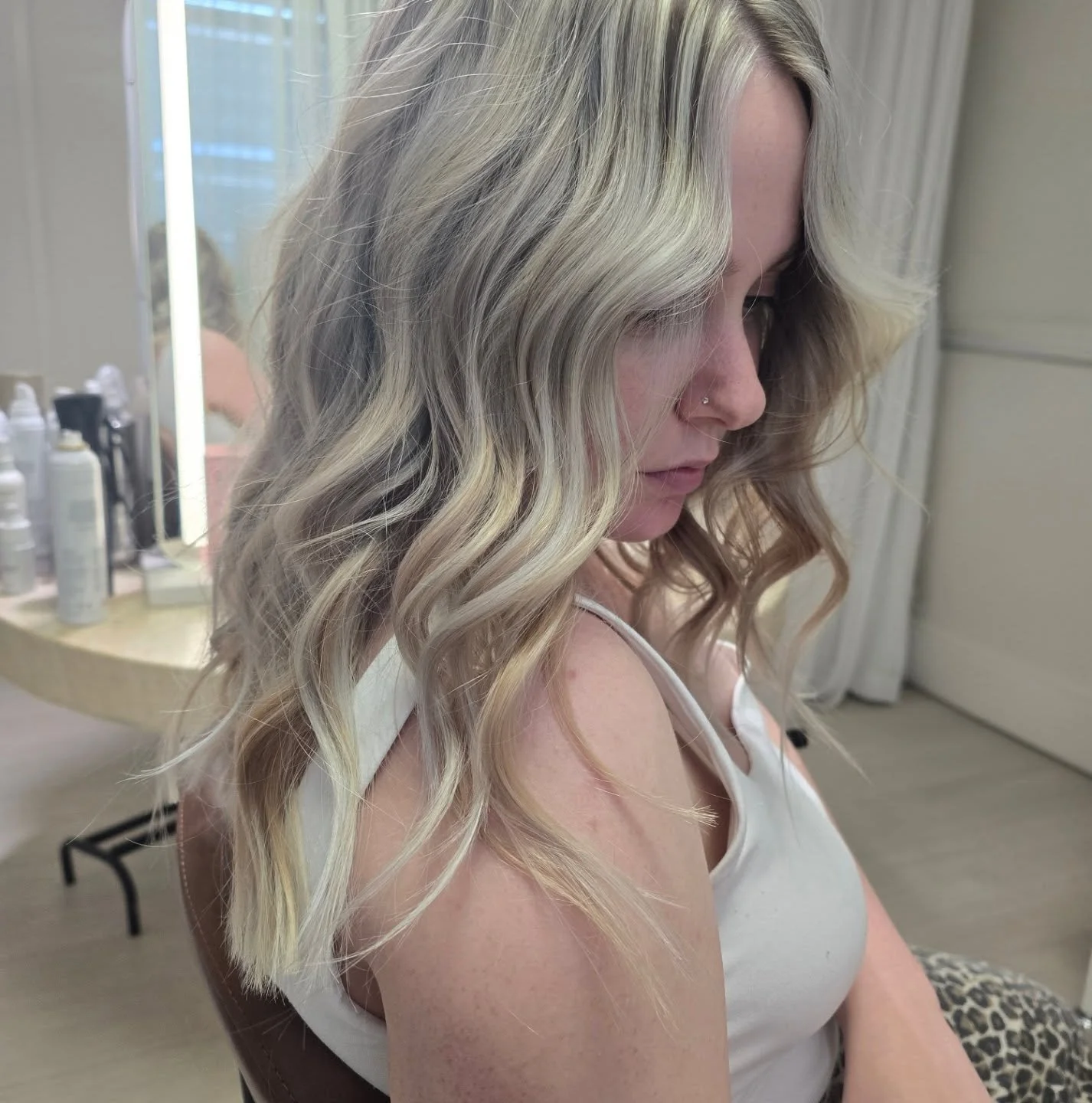 ✨ Second round of lightening ✨
We&rsquo;ve been carefully lifting through layers of old box dye, and she&rsquo;s already looking so much brighter! 🌟 While there are still some warm sections that we&rsquo;ll refine over time, the overall result is su