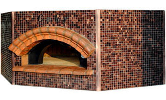 Pentagonale The pentagonal shape keeps the same versatility as the round oven model, with the possibility to place the oven into a corner position without giving up the advantage of having a classic covering on all sides of the oven.