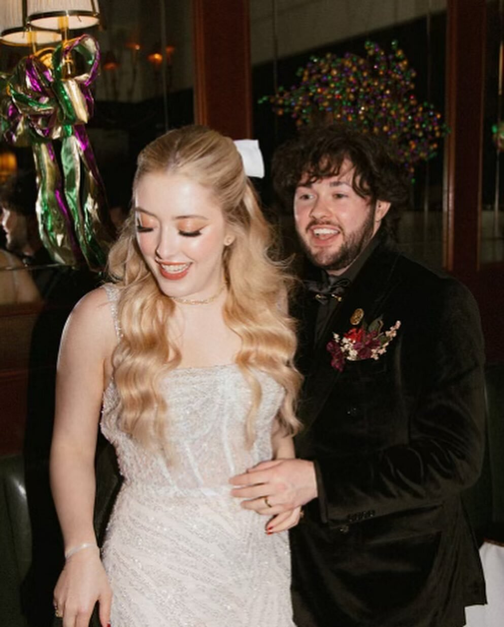 A few more stunning wedding moments from our Queen, @kaylaelainebeauty. Swipe to the end to see the most iconic reception outfit&hearts;️ #studiobride 

Photos by @graemariephoto 
Hair by our girl @ashlinn.rae.weddingday 
Makeup by the talented @jess