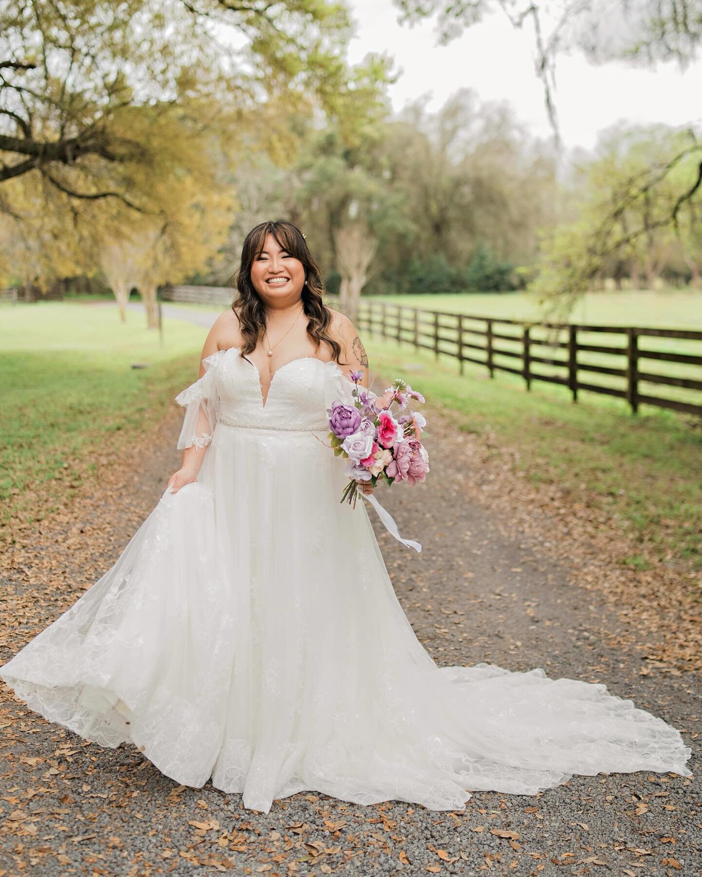 Sunshine just fully living up to her beautiful name&hellip;this girl glows from the inside out and she was an absolute vision on her wedding day☀️ #studiobride 

Beautiful photos by @westhousevisuals 

#weddingglam #bridalglam #weddinghairstyles #bri