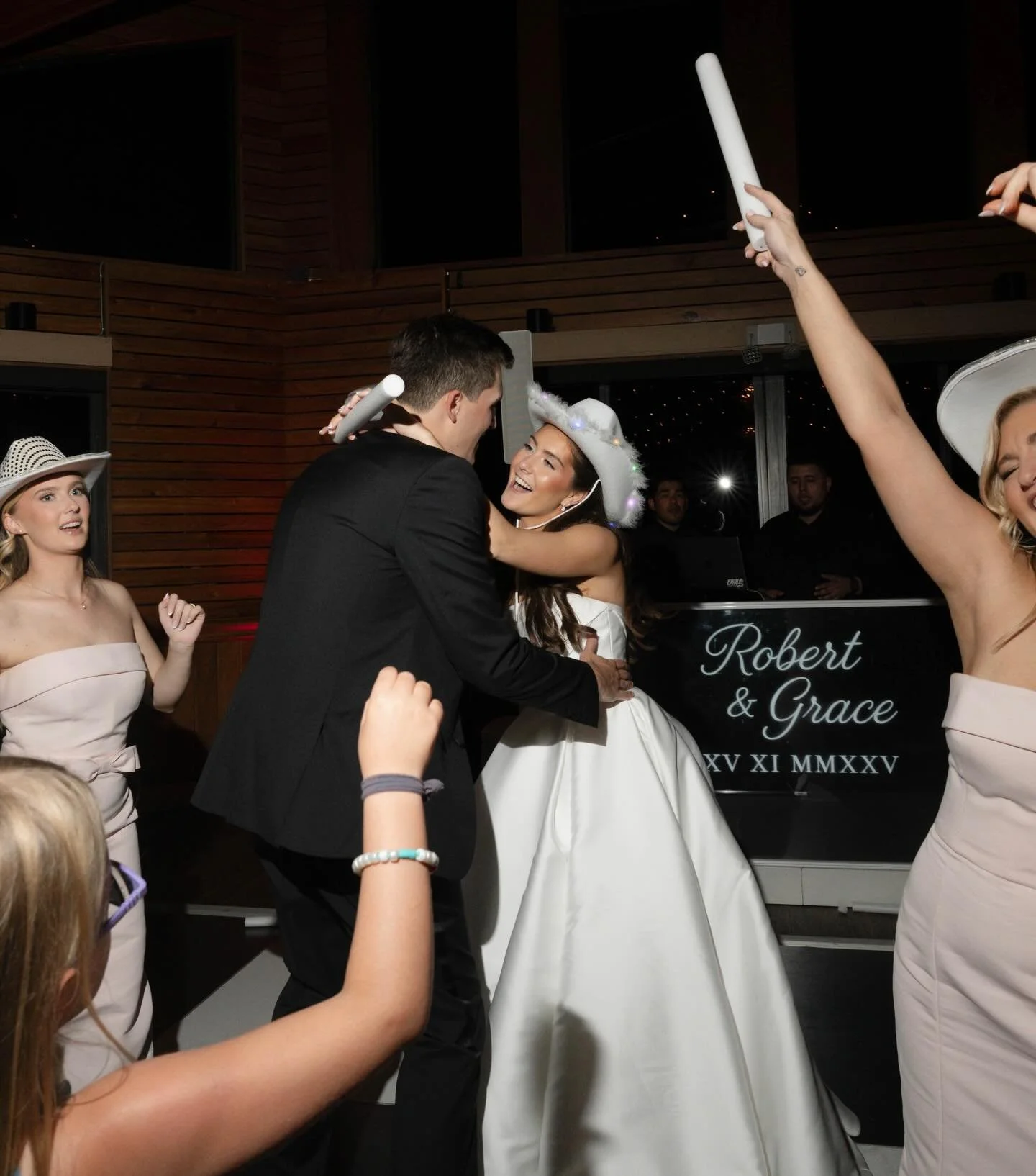 Clearly there ain&rsquo;t no party like a Grace &amp; Rob party✨ there&rsquo;s nothing we love more than seeing our brides have the best time at their reception&hellip;and looking so good while doing it. #studiobride 

Incredible photos by @meagangra