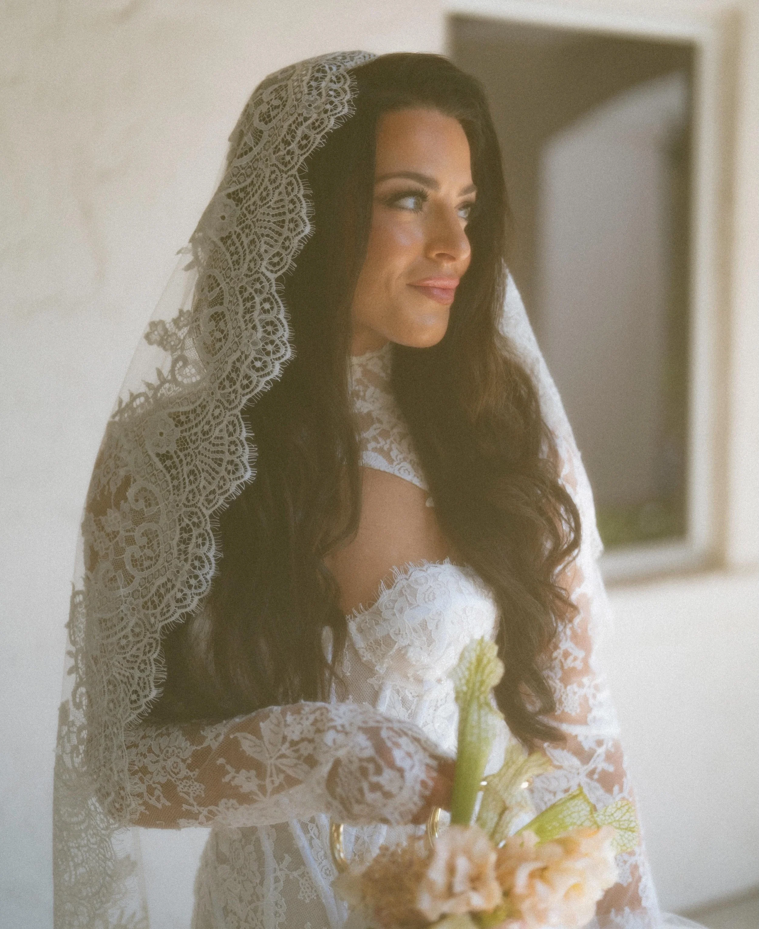 It&rsquo;s the way we can&rsquo;t stop staring at these shots of @graceroyalskipper. An absolutely breathtaking bride! Studio Bride was honored to be your glam team. 

Incredible photos by @bpowellphoto_ and gorgeous glam by Studio Bride, @sirokilash