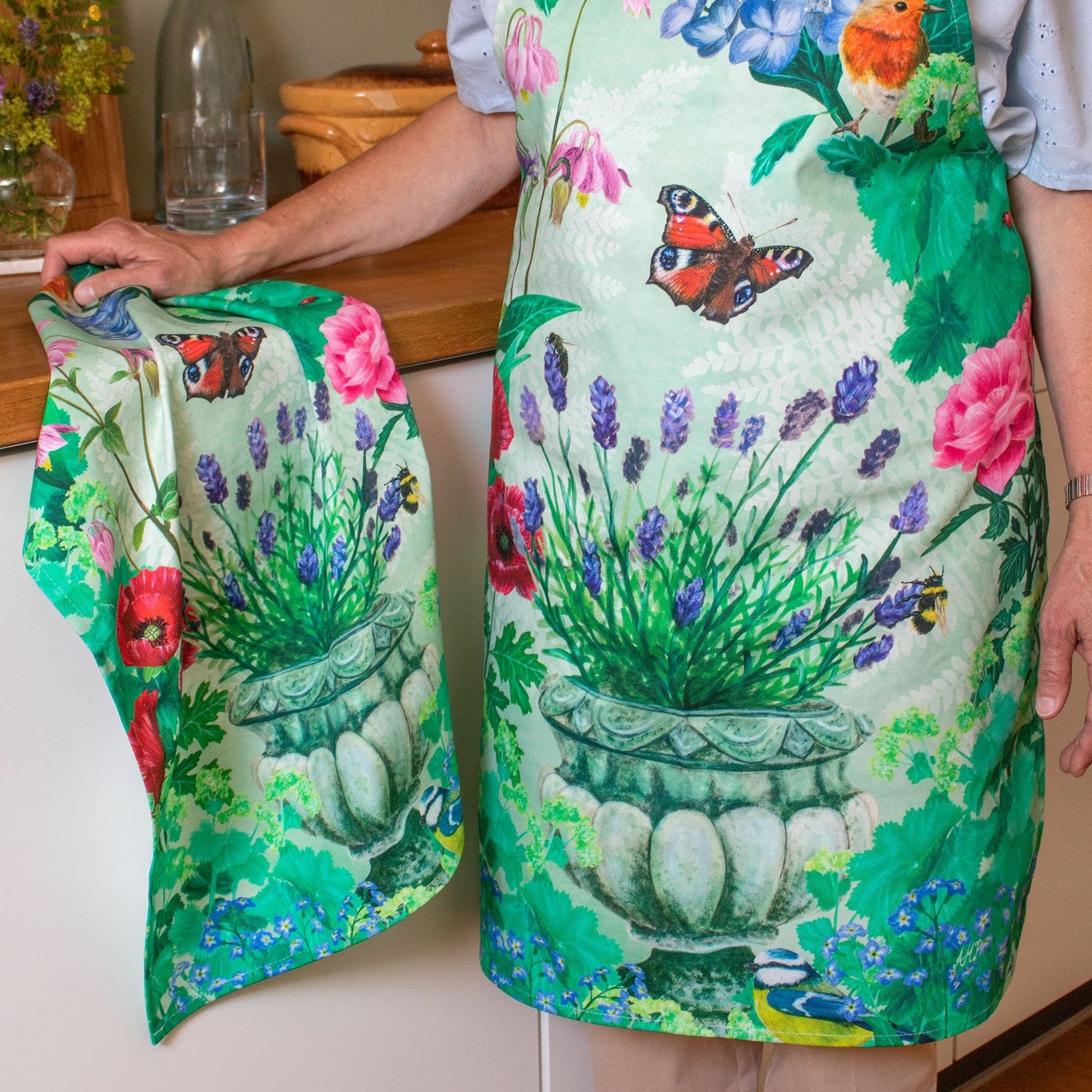 Mothers+Garden+Apron%2Btea+towel-kitchen+counter-01.jpg